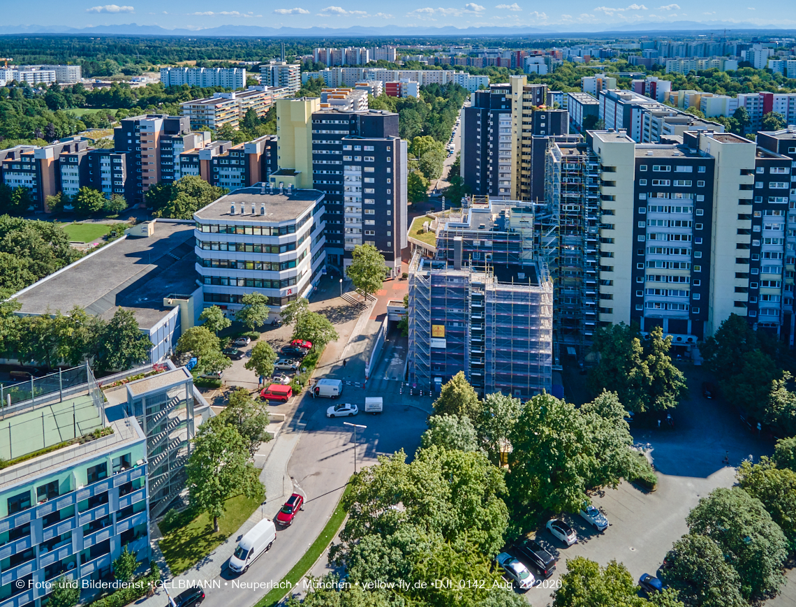 20.08.2020 - Marx-Zentrum - Wohnanlage KMR 52-62 und Studentenwohnheim in Neuperlach